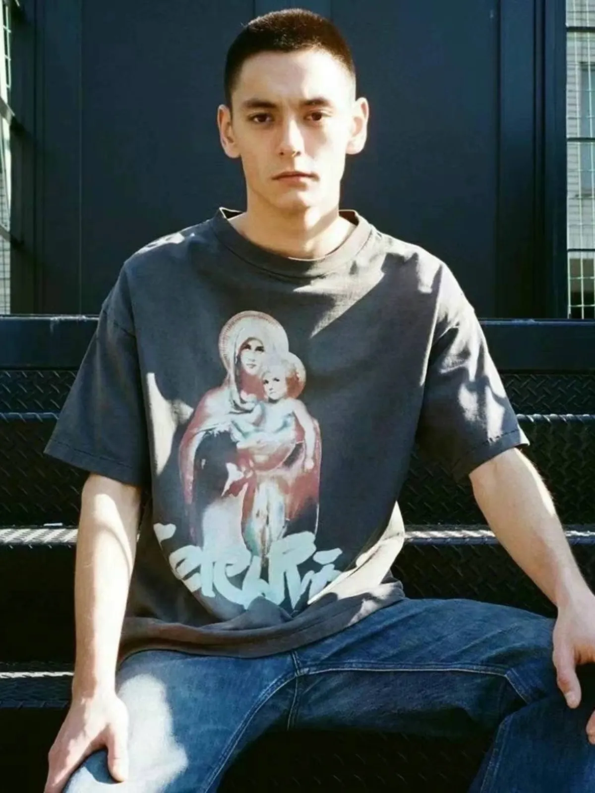 DHgate.com:Vintage Wash Graphic Tee: Premium Quality, Loose