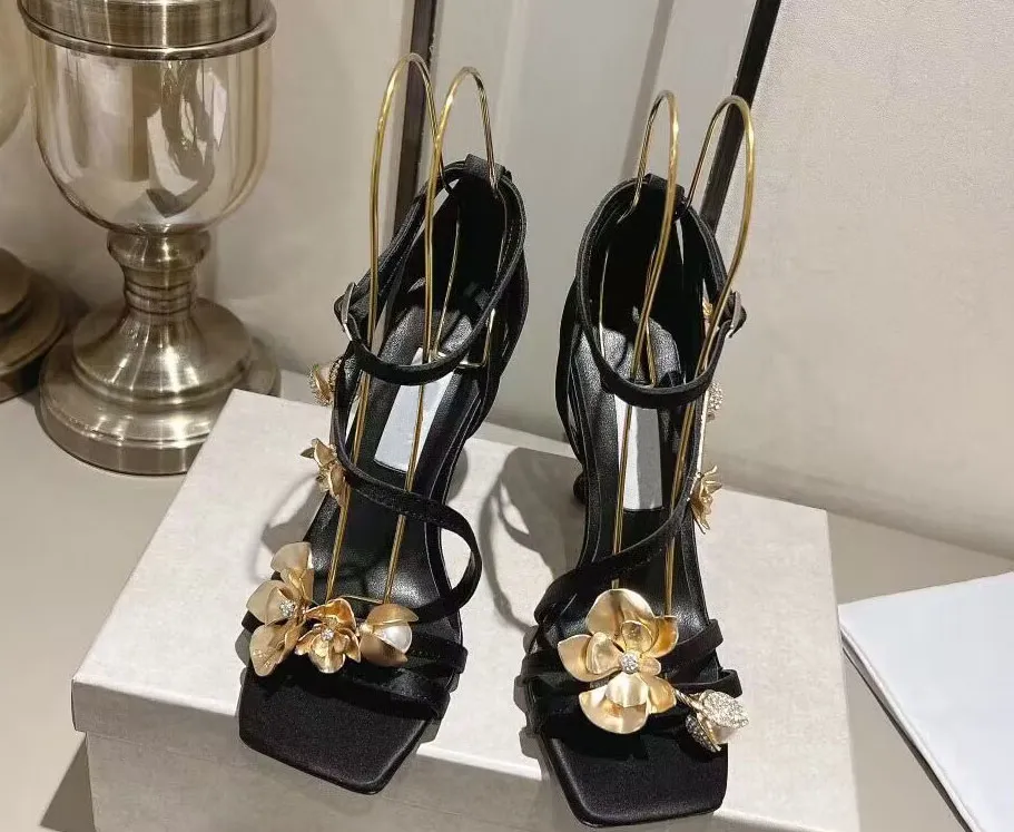Luxury designer sandal 95mm floral crystal embellished  display picture 3