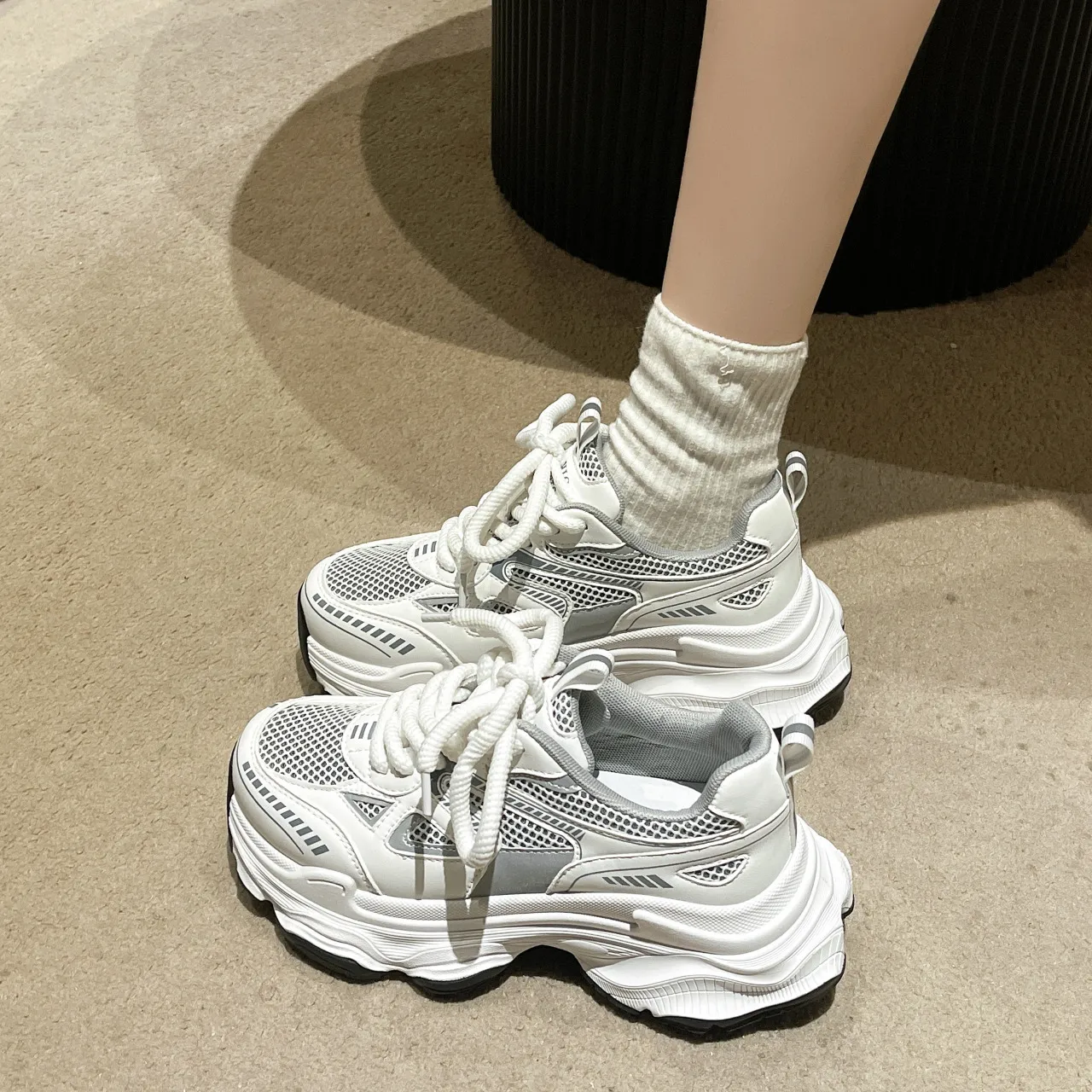 クラウド Breathable Womens Running Shoes: Comfort & Style for