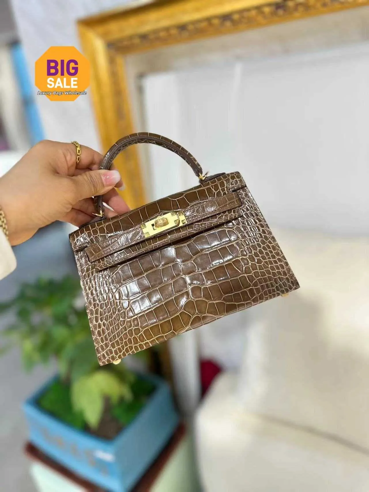 Leather Tote Luxury Bag Shoulder Bag Designer Bag 19cm Glossy Handbag Gold Buckle From 366 67 DHgate