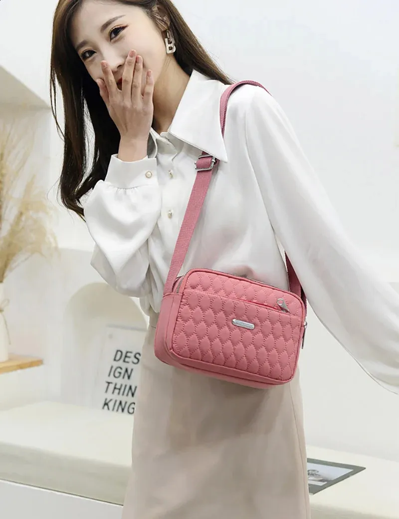 DHgate.com:Womens Casual Nylon Crossbody Bag with Multiple