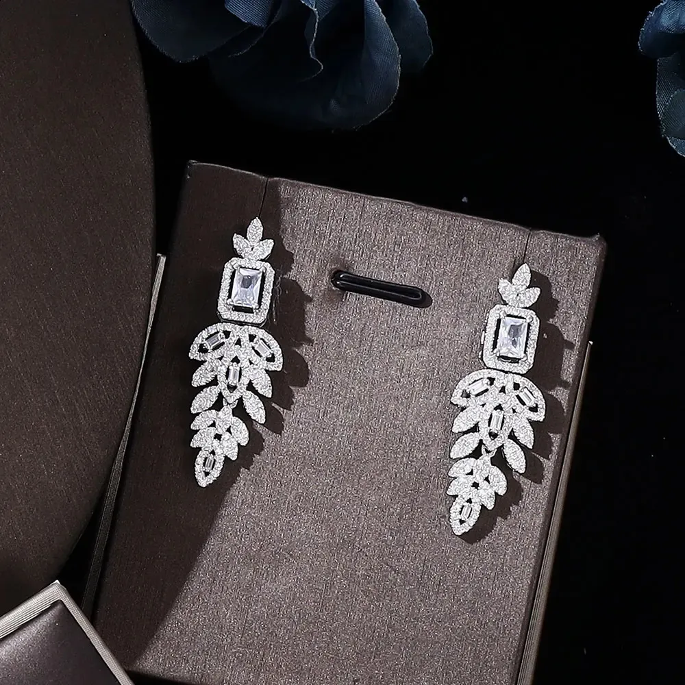 4-teiliges Zirkonia-Schmuckset für Bräute in Dubai: Halskette, Armband, Ring, Brautschmuck-Accessoires 240906_voghion.com