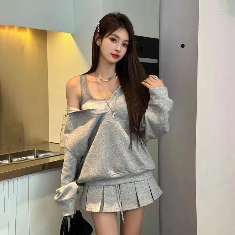 Korean Drama Three Piece Set Hooded Sweatshirt And Pleated Grey Tennis Skirt For Small Womens Early Autumn Work Outfits From Xiahuaguo 40.43 DHgate.Com