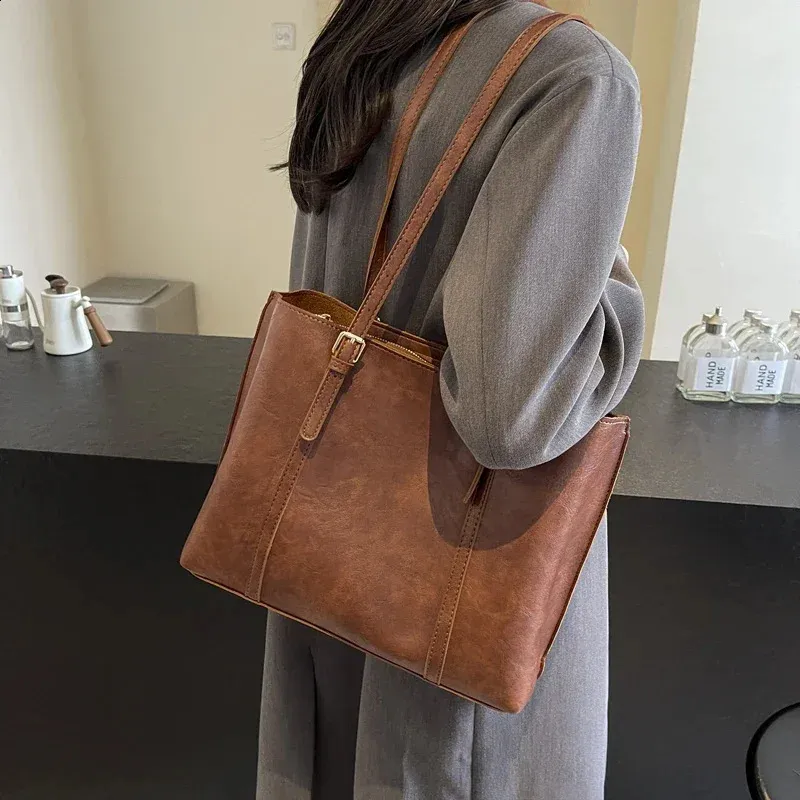 Retro Style Ladies Shoulder Bag Leather - Chic Y2K Handbag