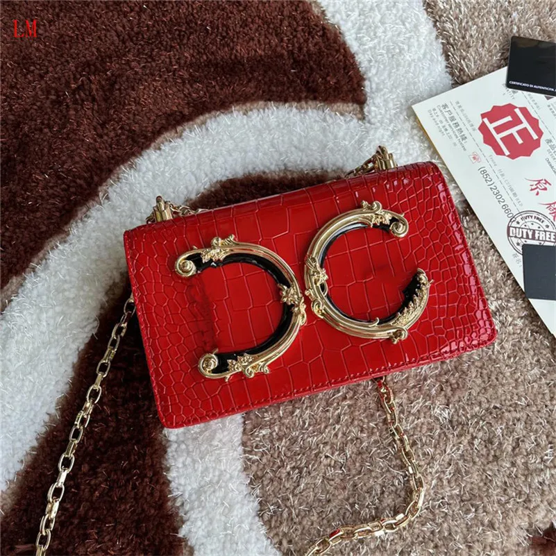 バッグ D&G Logo Chain Shoulder Bag Red Beige バッグ D&G Logo Chain Shoulder Bag Red Beige D&G Chain Logo