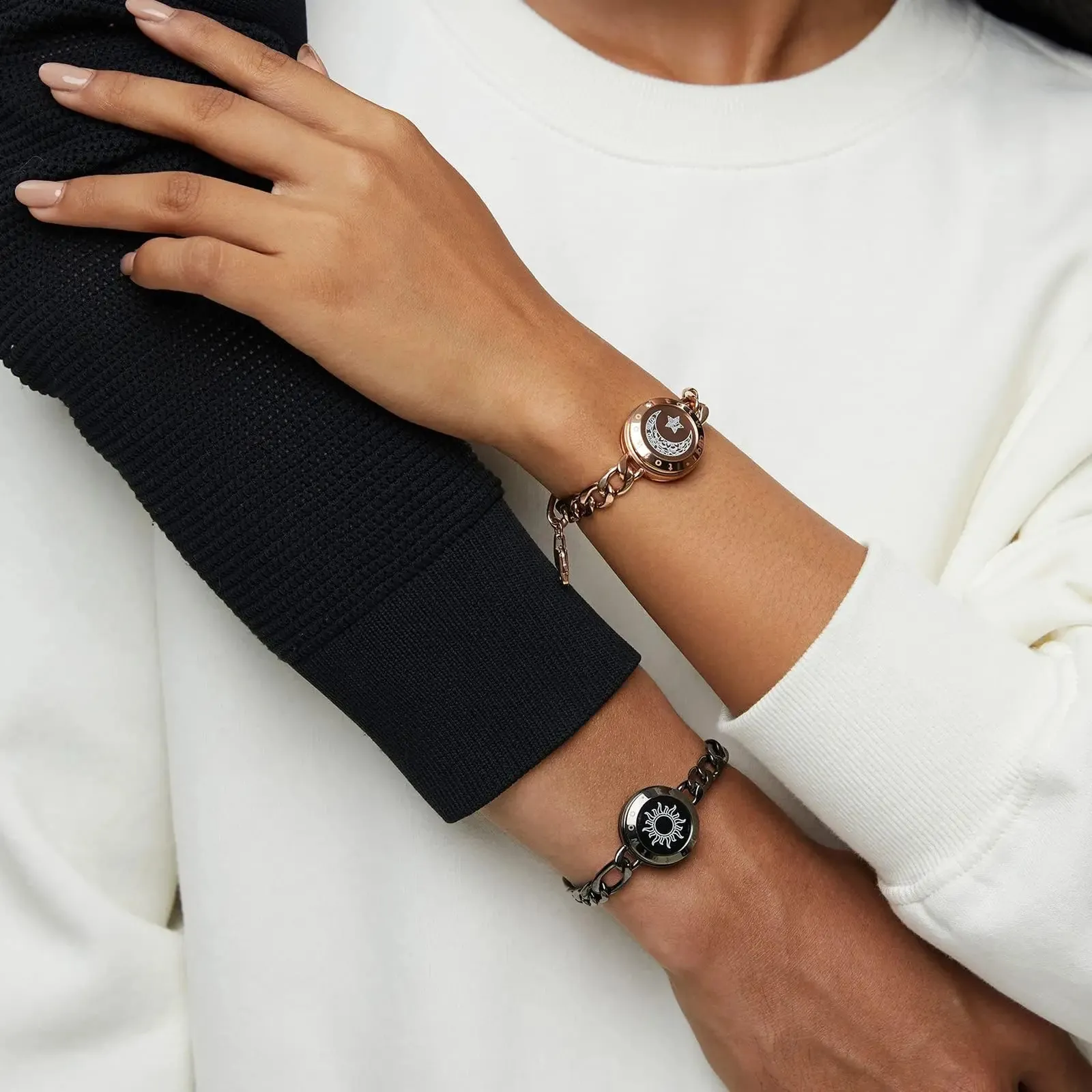 Long Distance Touch Light and Vibration Bracelet for Couples Smart Bluetooth Bracelet for Long Distance Relationship Gifts 241116