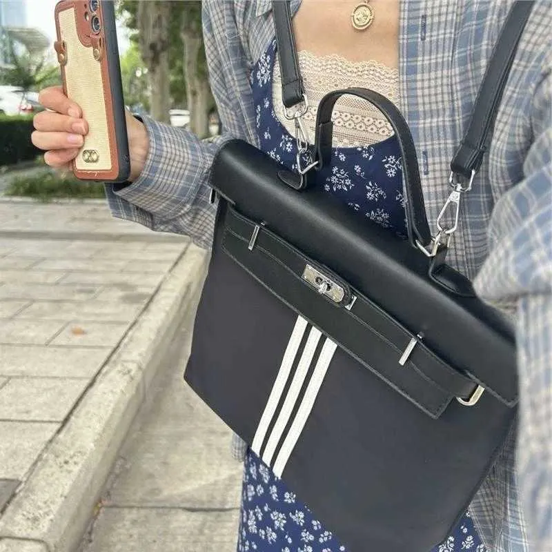 Headfield On Trend Designer Handbags 2021 Fall Winter 2021 Bags