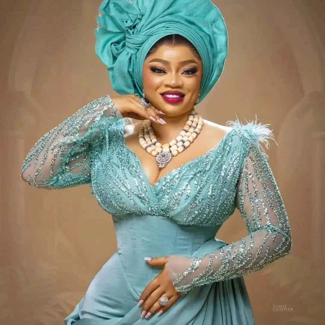 2025 African Formal Party Dress: Elegant Deep V-Neck Beaded Lace Fitted Satin Nigerian Prom Dresses for Women African Prom Gowns: Elegant Deep V Neck Beaded Lace Satin Formal Evening  Dress Nigerian Style Wedding \u0026 Party Aso Ebi For Women 2025 From  Dreamweddings, $151.97 | DHgate.Com