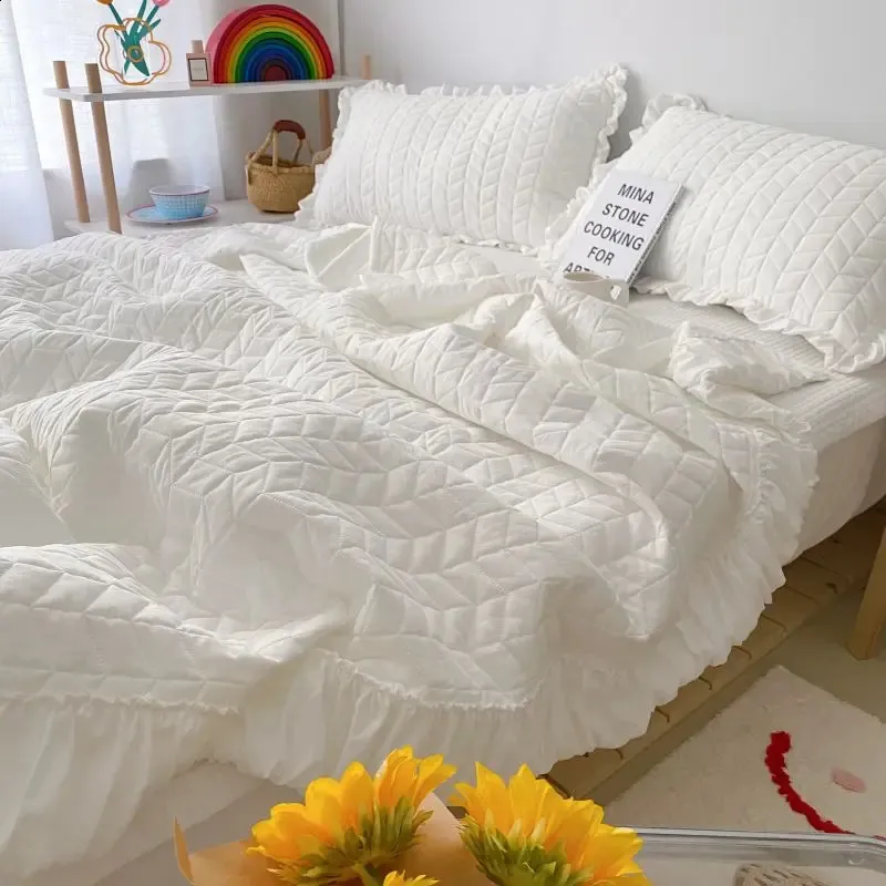 Korean Style Quilt Summer Blanket Lightweight Cooling Air Conditioning Comfortable Soft Thin Washable 240905