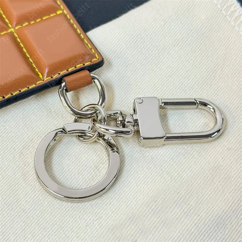 Mens Designer Keychain Luxury Bag Charm For Women Chocolate Bar Keyring Classic Letters Stainless Steel Fashion Leather Key Chain