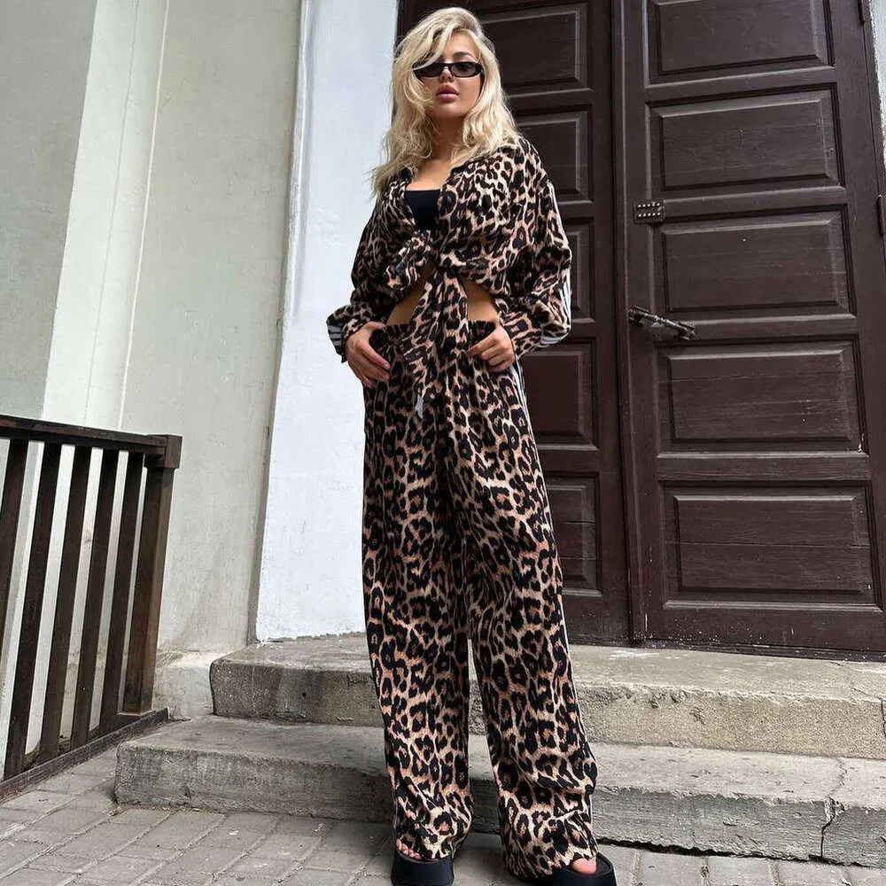 Leopard Print Womens Clothing: Chic Leopard Print Top With Womens