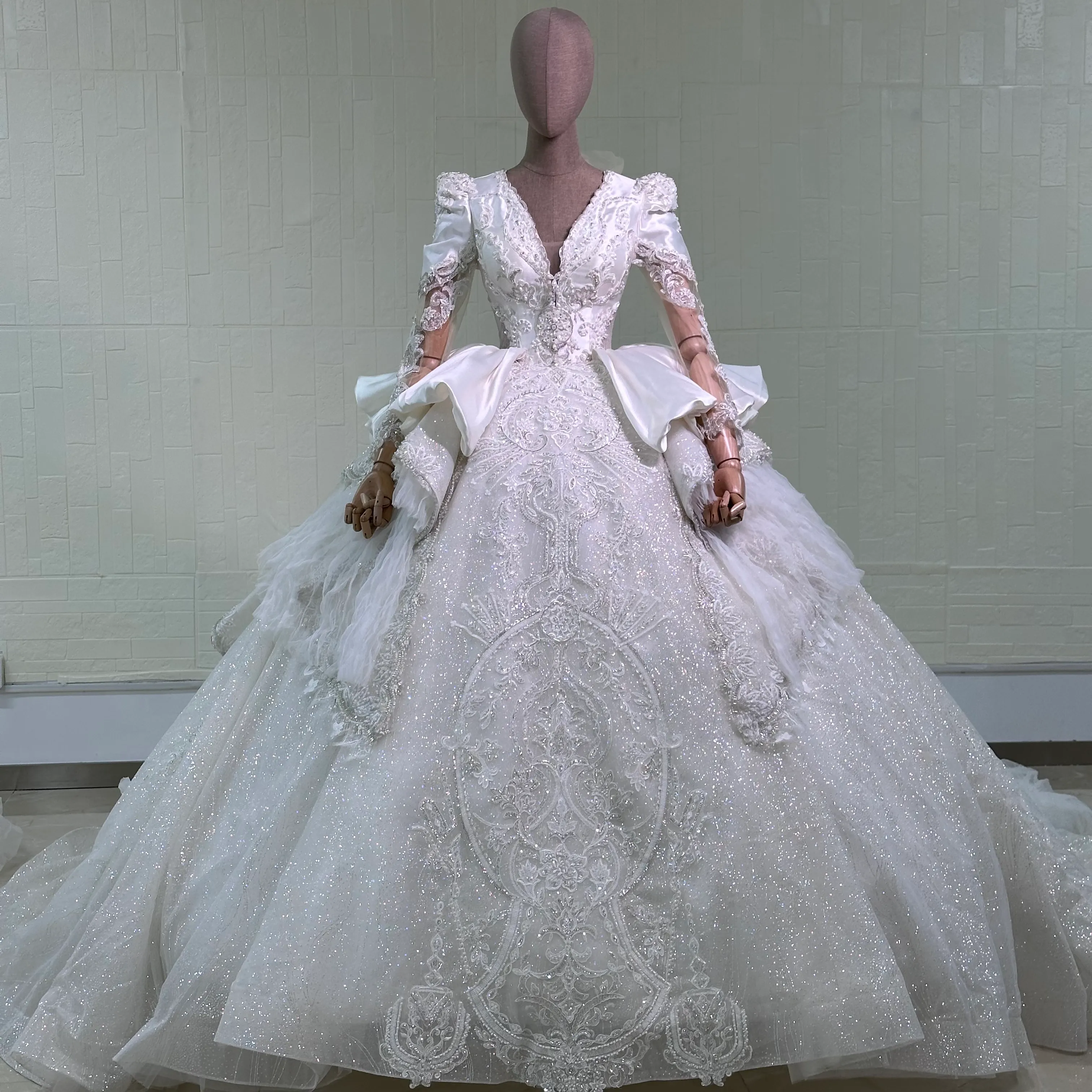 V Neck Appliques Backless Outdoor Wedding Dress V Neck Appliques Backless Outdoor Wedding Dress