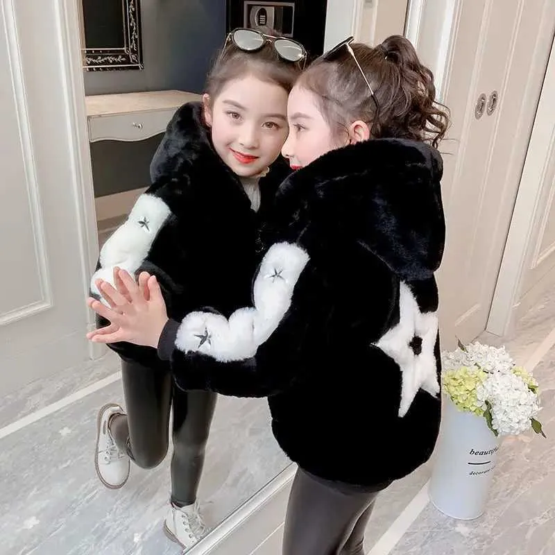 DHgate.com:Girls Plush Down Coat with Star Hood - Warm