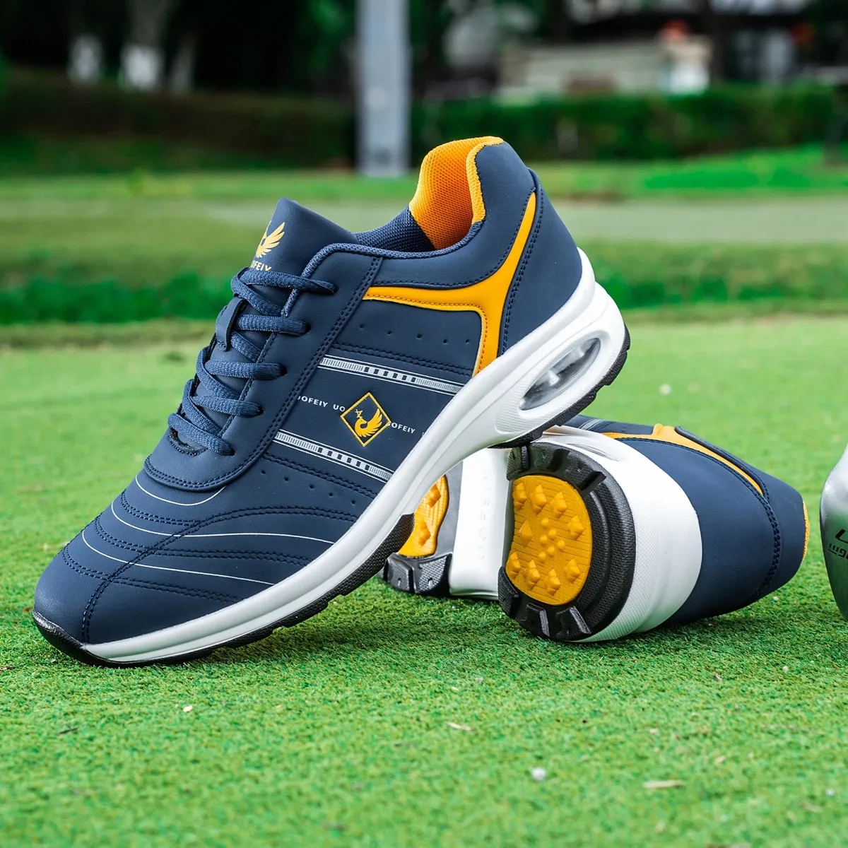 Stylish Durable Men s Golf Shoes for Outdoor Sports