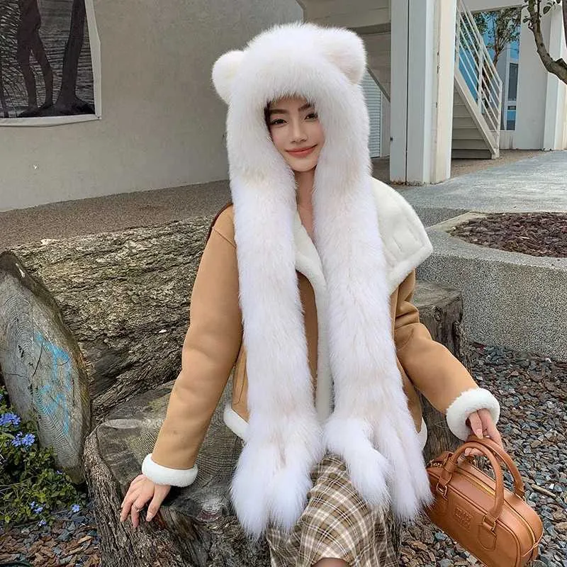 Winter 2023 Women's Fashion c hat with Fluffy Fox Fur
