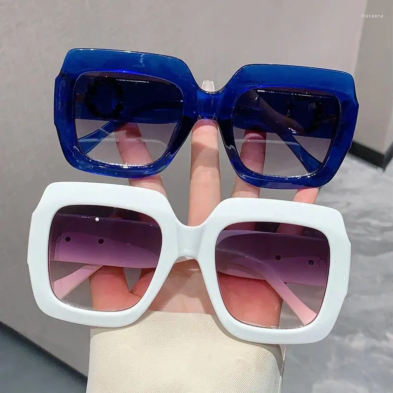 Oversized Gradient Square Sunglasses for Men and Women with  display picture 2
