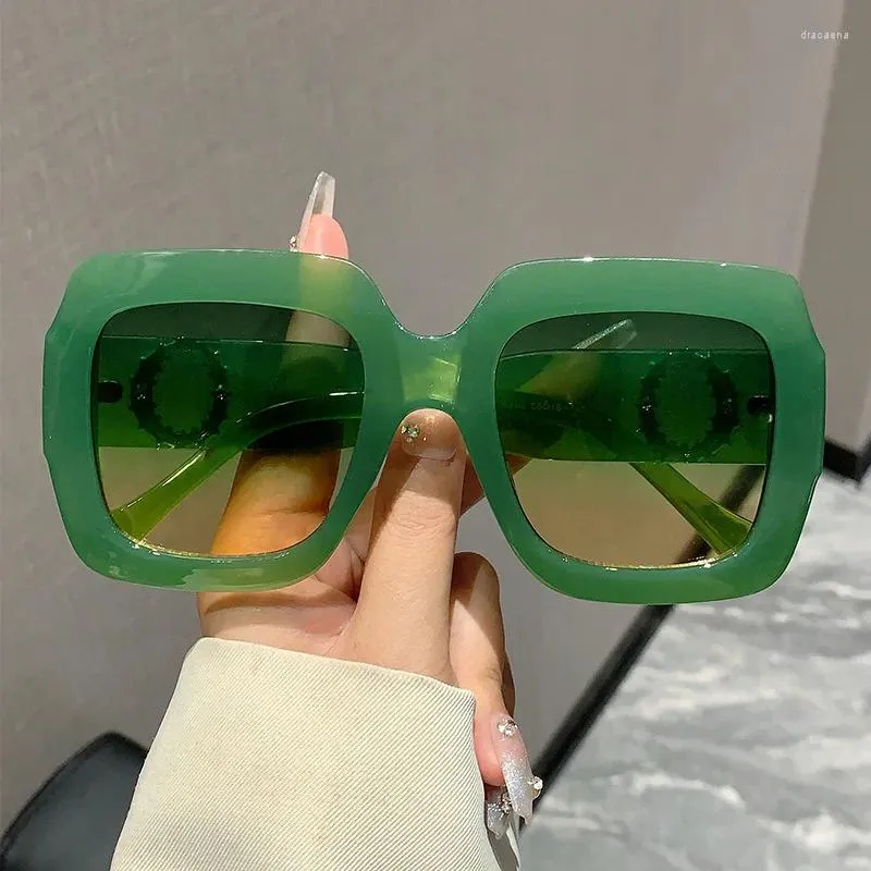 Sunglasses Oversized Square Gradient Frame Elegant Vintage  display picture 3
