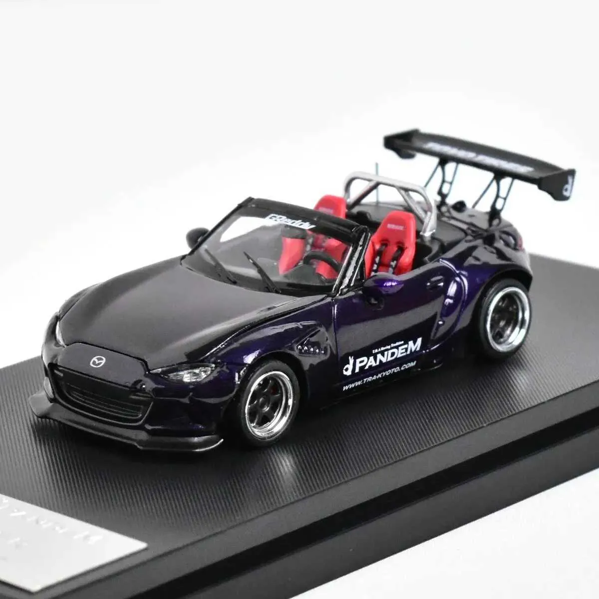 1:64 Scale Diecast Mazda MX-5 Rocket Rabbit Sports Car Model
