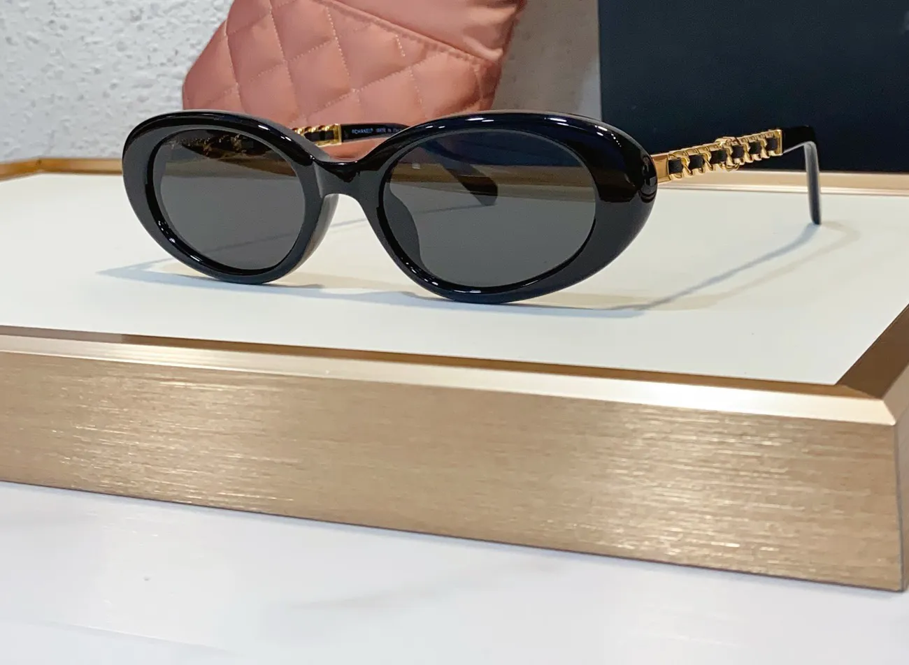 Gold Chain Sunglasses with Black/Dark Grey UV400 Lenses for  display picture 1