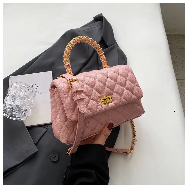 DHgate.com:Womens Trendy Handbag - Leather Crossbody Bag