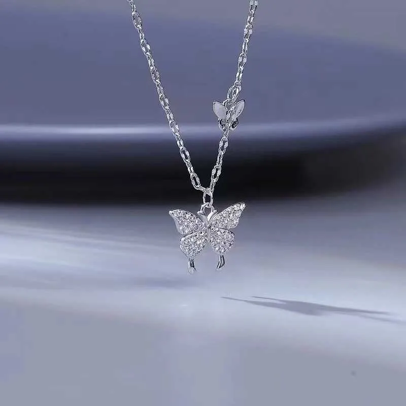 DHgate.com:Sparkling Crystal Zircon Pendant Necklace for