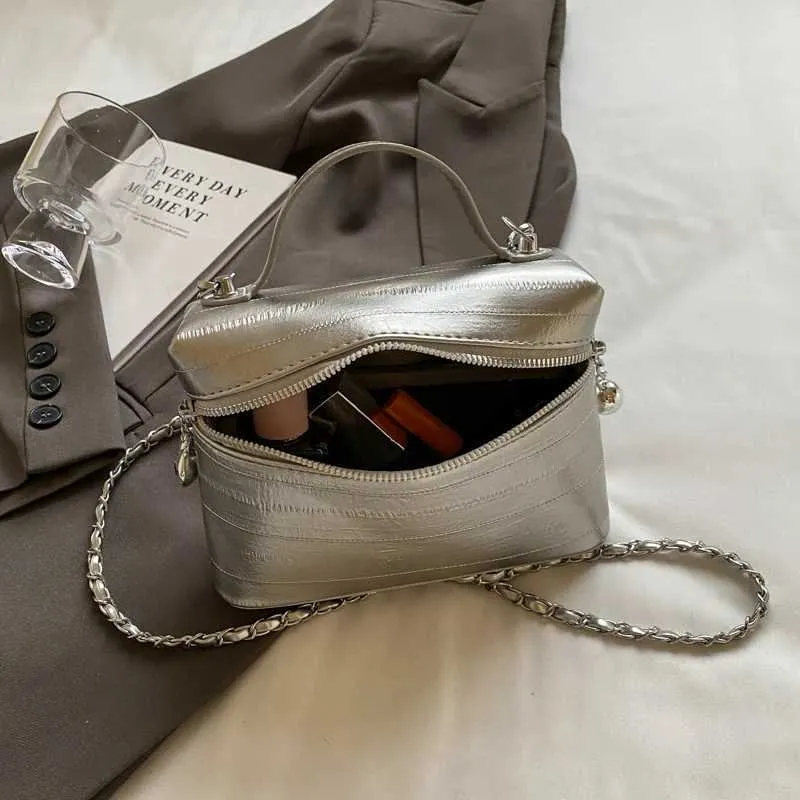 美品 マウジー 2way バッグ 金属製 SILVER BEADED MINI MOUSSY（マウジー）の「SILVER BEADED MINI バッグ（ショルダーバッグ