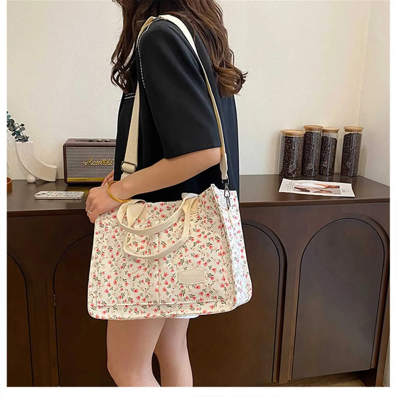 DHgate.com:Cherry Accent Canvas Tote Handbag: Cute Patched