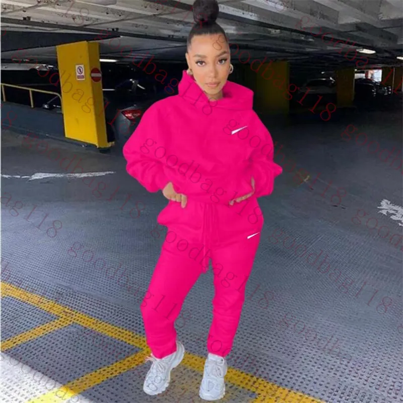 Designer Women s fleece tracksuit set women s High Quality Pullover Print Hooded Outfit with Sporty Pants