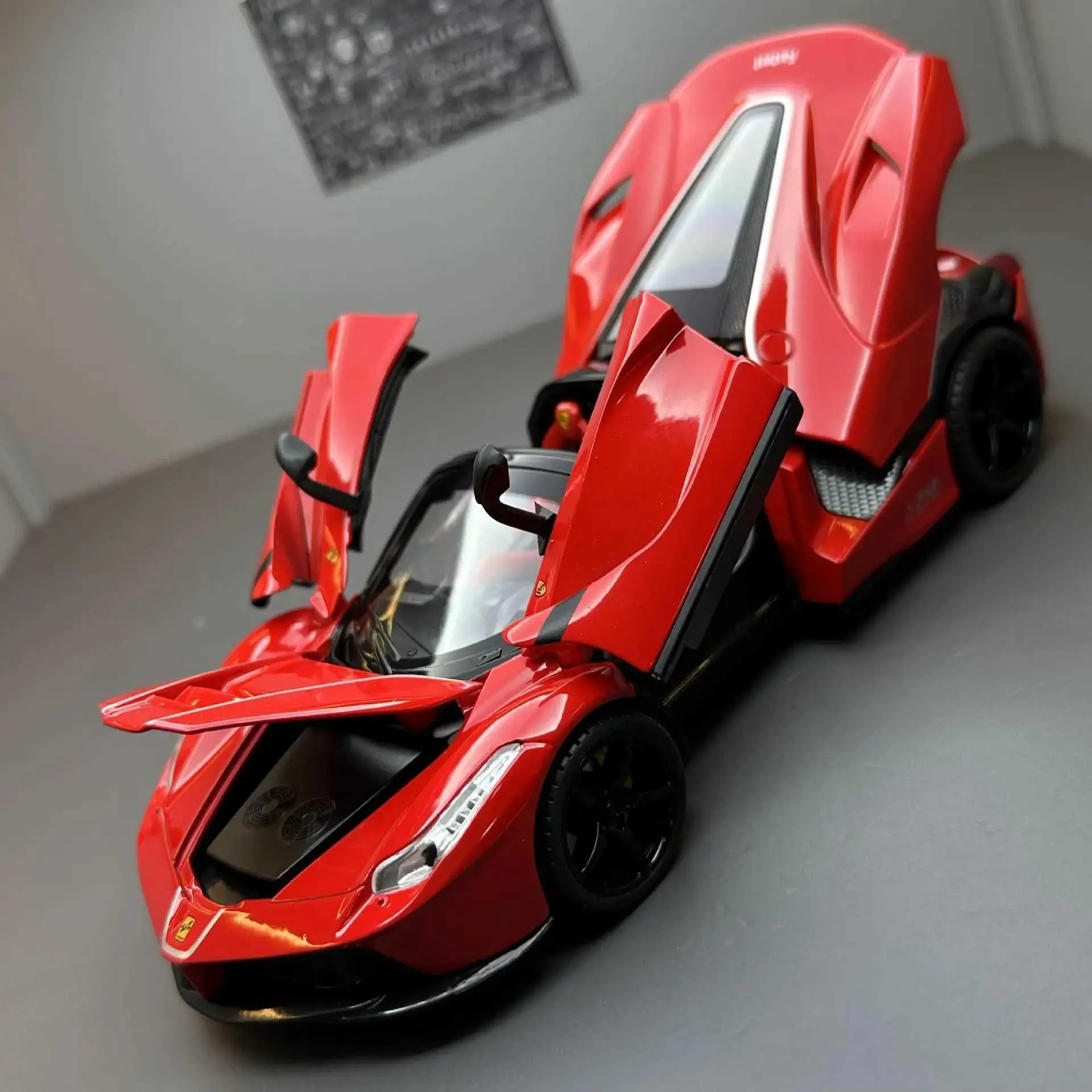 1:22 Ferrari Laferrari Corvette Z06 Diecast Convertible