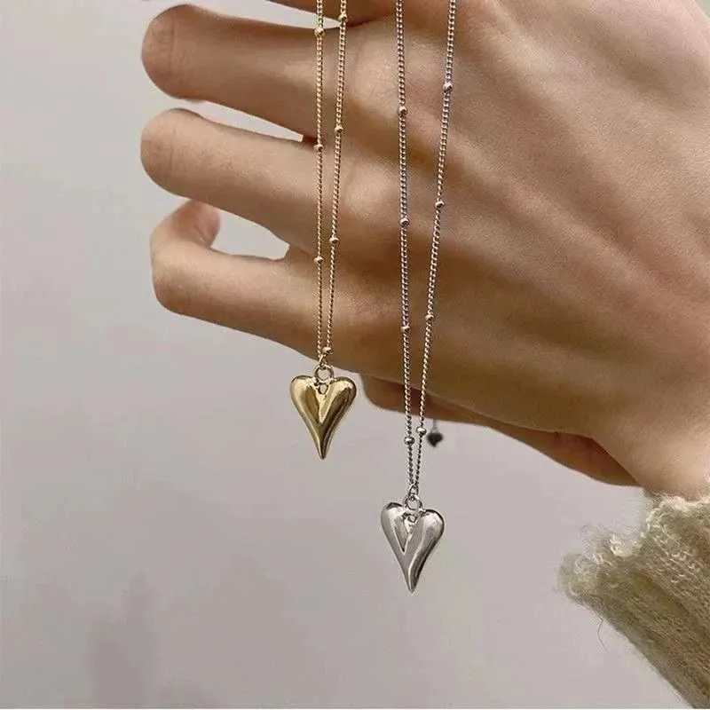 Vintage Heart Pendant Necklace - Golden & Silver Color