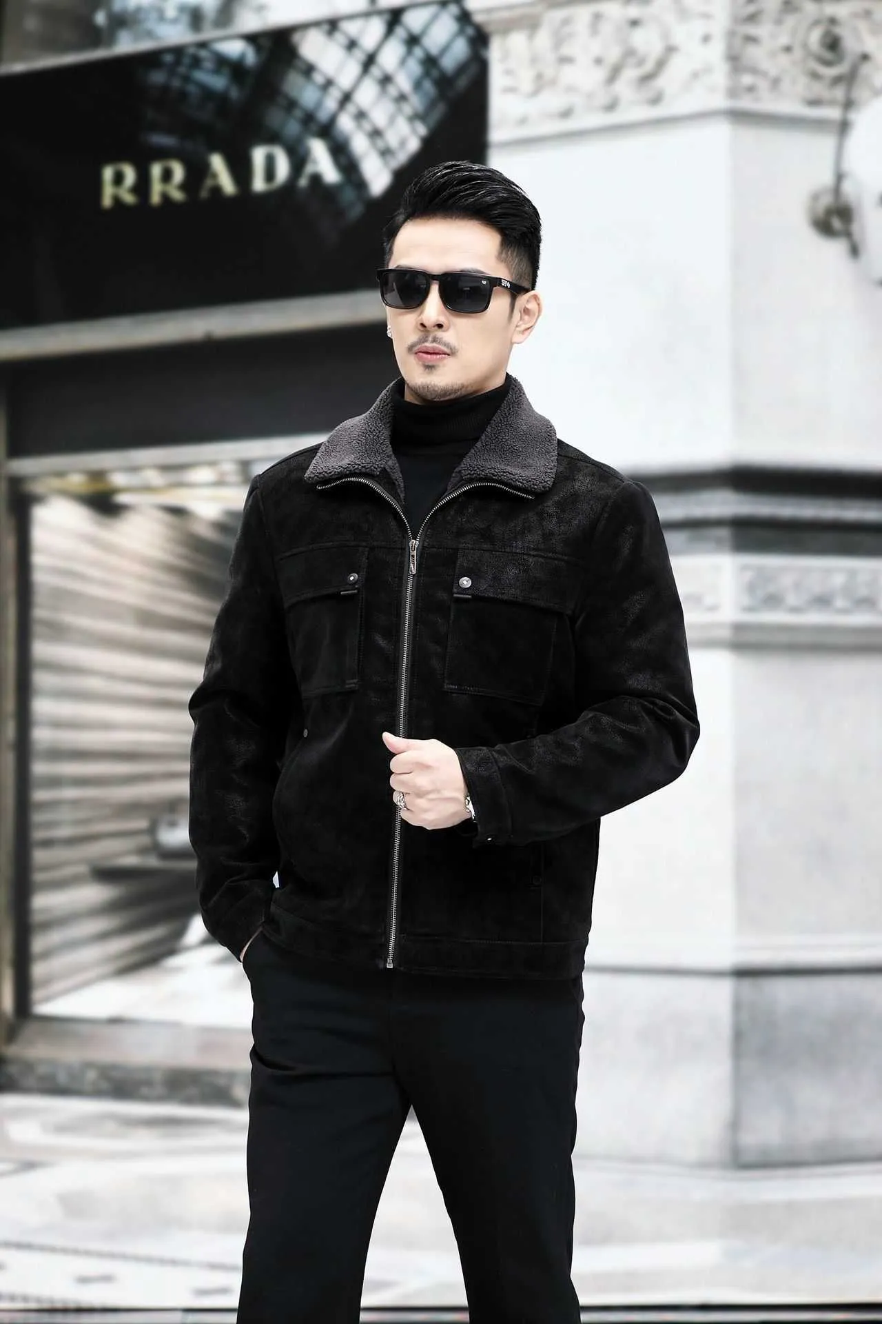 Veste en cuir imprime integree pour hommes en fourrure pour hommes avec une veste en cuir masculine en peluche et en cuir epaissis