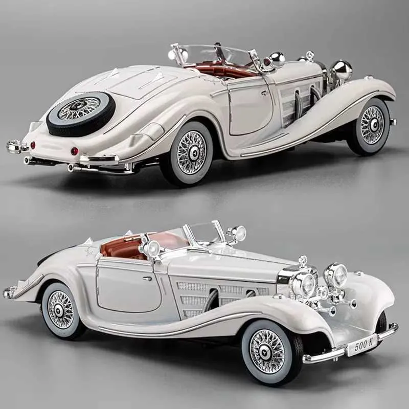 1:24 Diecast Classic Car Model Premium Alloy, Sound Light