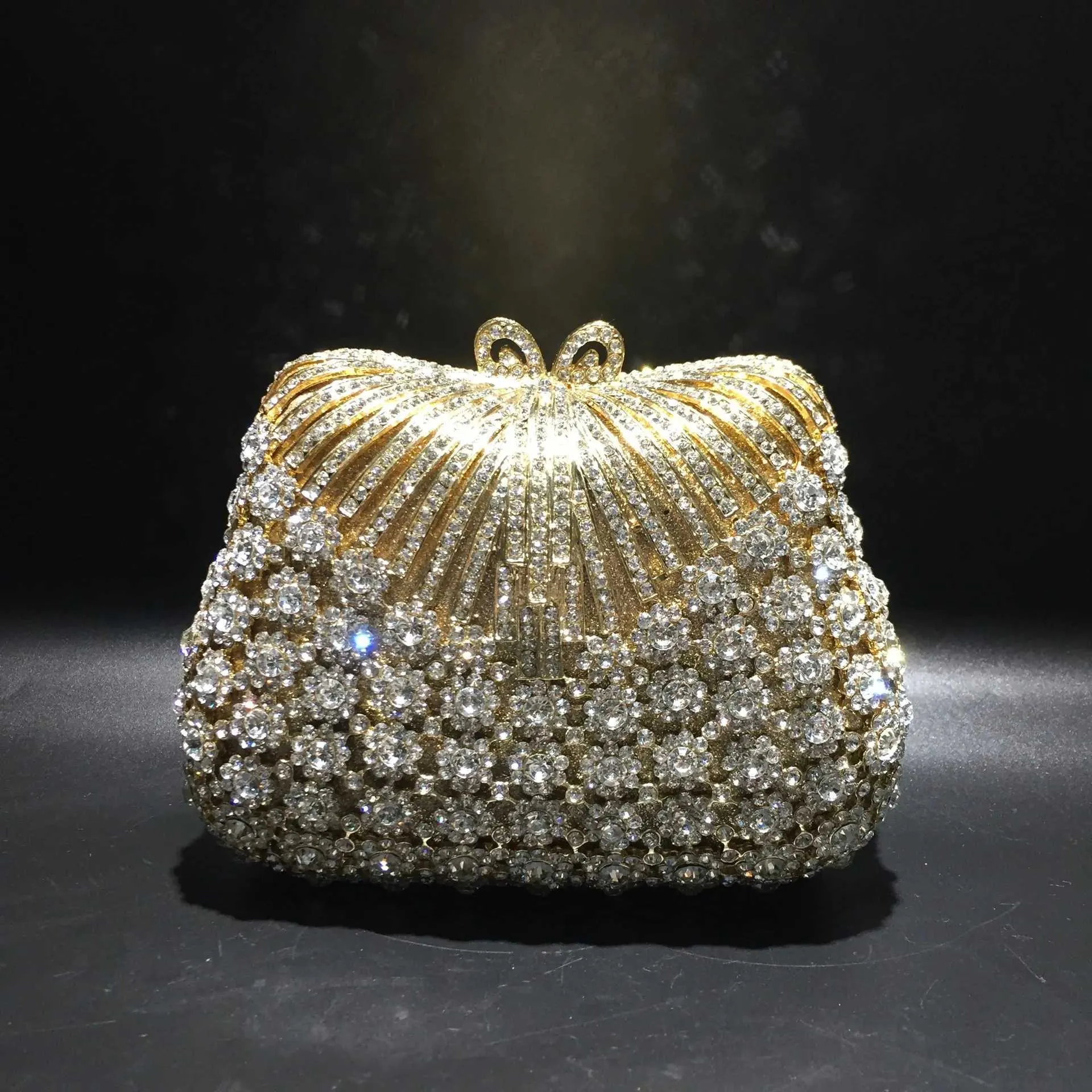 Evening Bags Women Gold Color Flower Rhinestones Clutch Bags Crystal Evening Purse Stones Metal Clutches Small Minaudiere Handbag Wedding Bag
