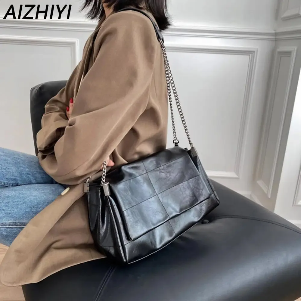 Borsa A Tracolla Love Deliver In PU Donna Piccola – 26x14x10 Cm, Tracolla Larga Regolabile