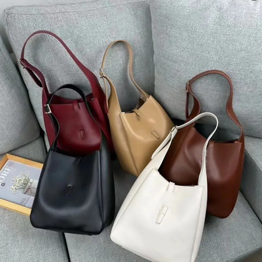 2024 Designer Womens Soft Leather Leather Bucket Shoulder Bag Classic Style For Outdoor Travel With Wide Shoulder Strap And Comfortable Single Shouldle Handbag From Lotusnut 18.66 DHgate.Com