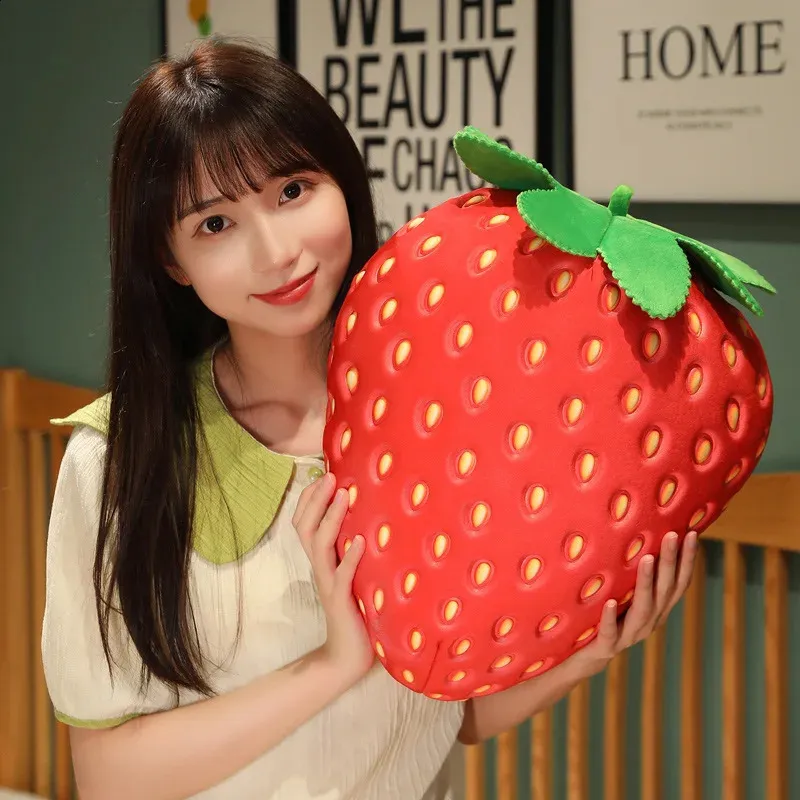 NUOBESTY Coussin en Peluche Fraise 40 cm, en Forme de Fruit, pour la Maison, Le Bureau, la Chambre d'enfant, la Chaise, Le lit, Le canapé, Le NUOBESTY Coussin en Peluche Fraise 40 cm, en Forme de Fruit, pour la Maison, Le Bureau, la Chambre d'enfant, la Chaise, Le lit, Le canapé, Le