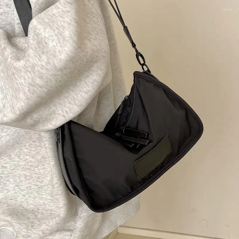 Drawstring Womens Shoulder Bag Large Capacity Nylon  display picture 1