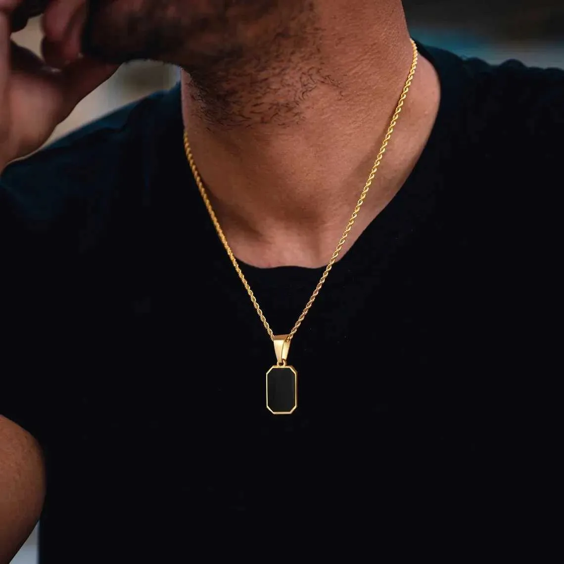 Collier Chic Avec Pendentif Rectangle Noir Plaqué Or - Acier Inoxydable - Idée Cadeau Beauté