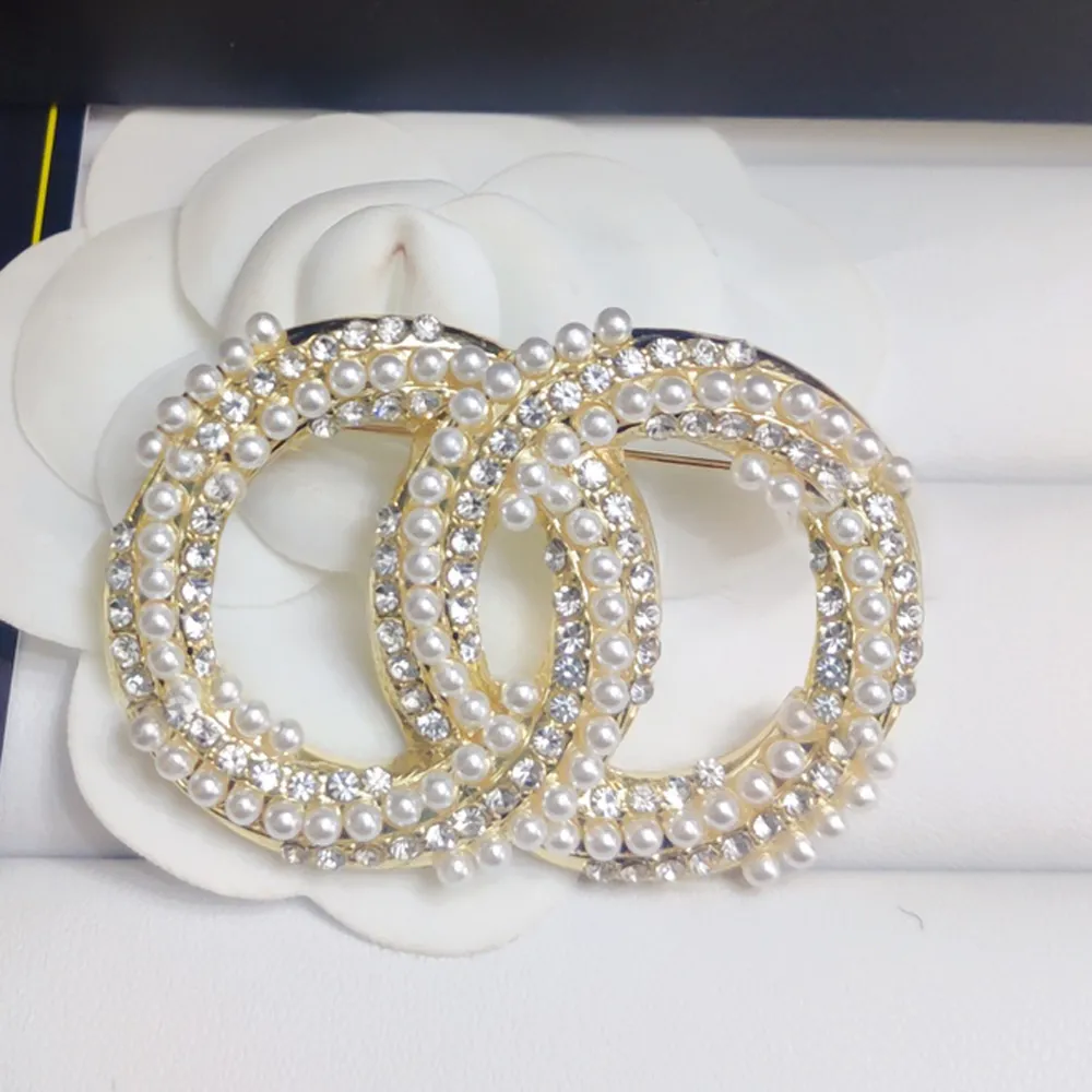 Womens Loves Brooch Designer Brooches Pins Romantic Girl Diamond Crystal Pearl Pin Broochs 18K Gold Plated Silver Exquisite Jewelry Gift Wedding Party