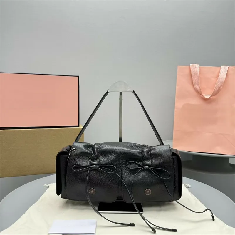 バッグ multi pocket leather bag f26ab3ca-4a44-4816-b48f-
