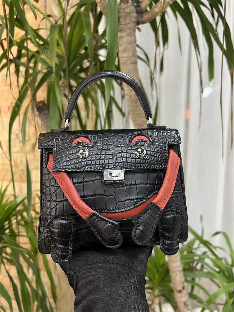 HARE まとめ売り DHgate.com:Handmade Wax Thread Doll Bag with Smiling Face