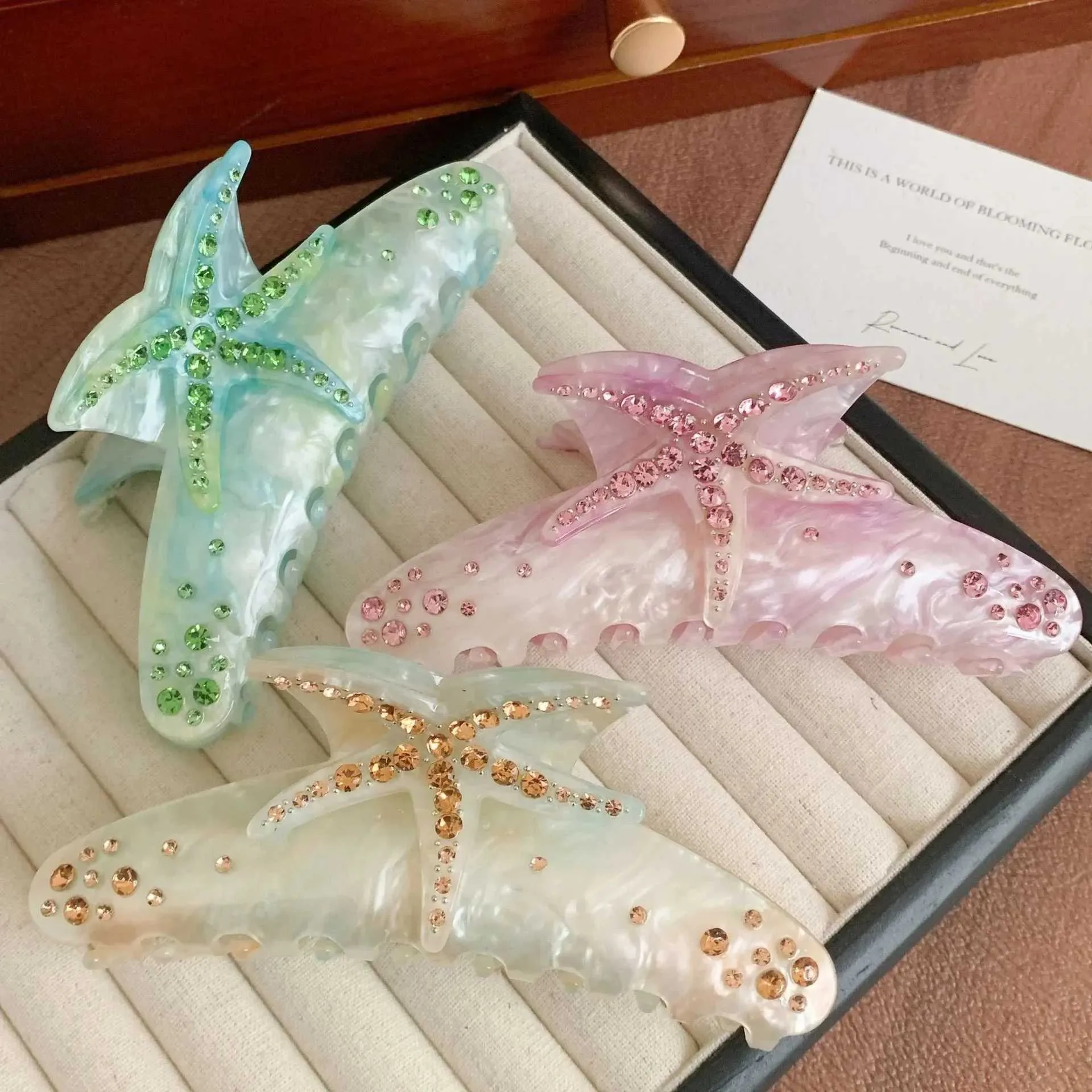 高価値セリー Trendy Rhinestone Acetate Starfish Hair Claw Clip for Women ヘアアレンジ