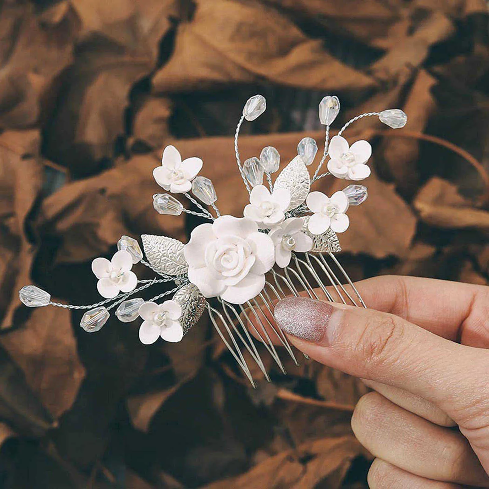 White Flower Bridal Hair Combs with Pearl Floral Hairpins  display picture 1