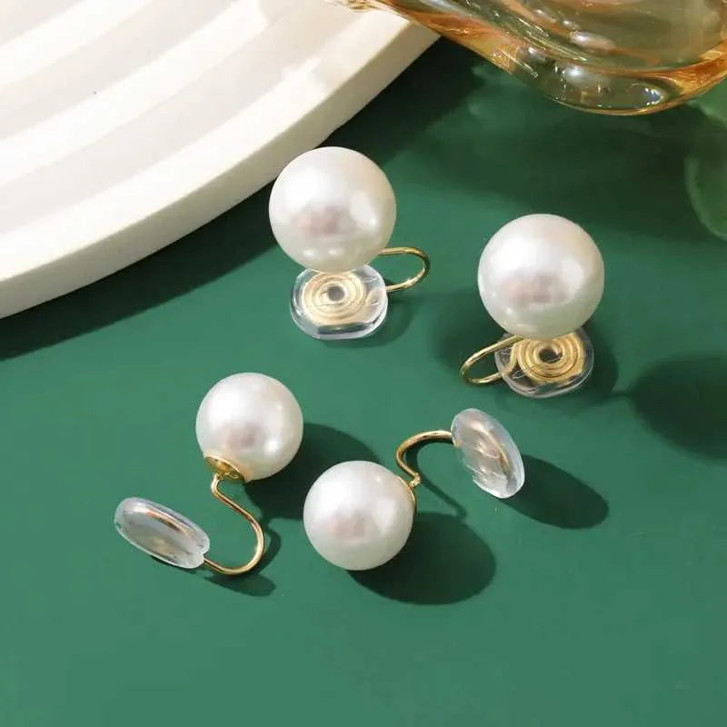Boucles d'oreilles clip art déco vintage dorées avec perles Boucles d'oreilles clip art déco vintage dorées avec perles