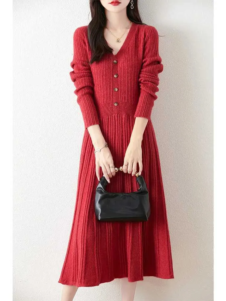Woolen Dresses For Women: Luxurious Merino Wool Knitted Dress, Long Sleeve  V Neck Pleated Winter Dress For Women, Fashionable & Loose Fit From Katcho,  $23.06 In Bulk | DHgate.Com