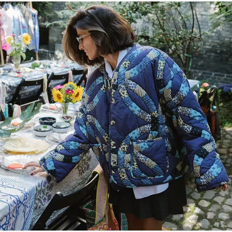 Womens Printed Cotton V-Neck Quilted Jacket - Long Sleeve