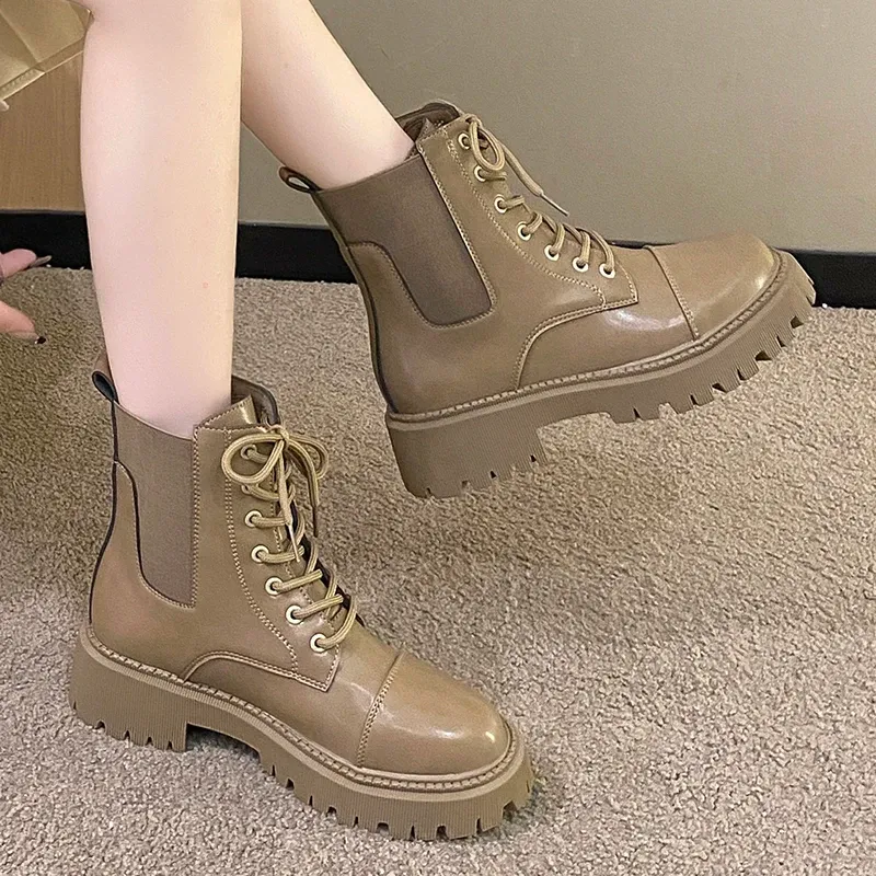 Womens Lace Up Winter Boots Round Toe, Warm, Short Barrel Platform