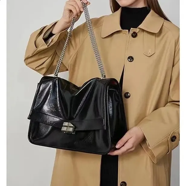 Black PU Leather Shoulder Bag Crossbody Big Capacity Handbag with Chain S4260169593784d7883d6fe1a8b7f7  main image 3