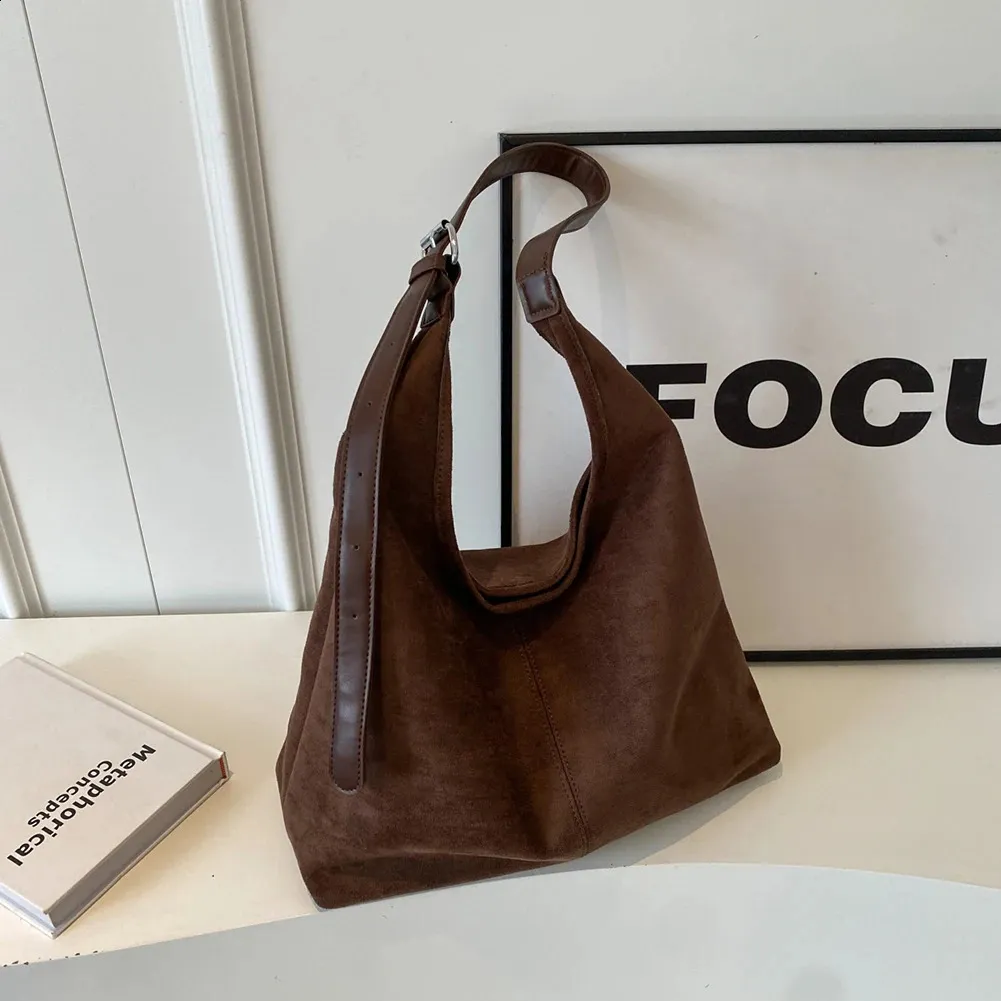 ☆MUCENT☆ Chillin Suede Shoulder Bag Unisex 3 Colors Suede Large Soft Bag – La Garçonne