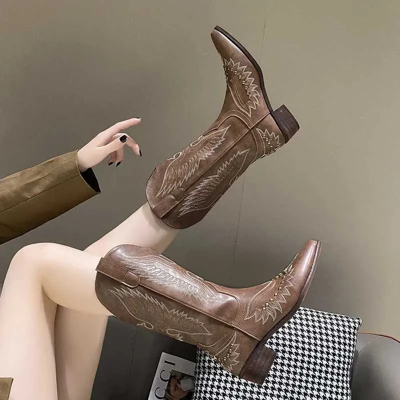 Women's Fashion Boots: Studded, Denim, Leather Gothic Styles Low Heel  Chelsea, Western, New Rock, Retro Shop Now!